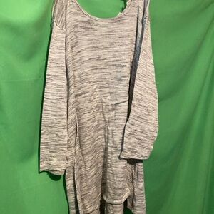 Gray Long Sleeve Knit shirt